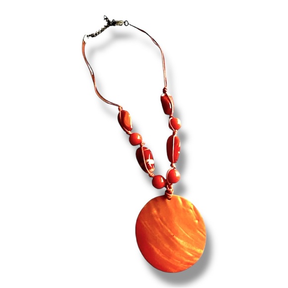 VINTAGE orange Beaded Necklace with Mother of Pearl Shell 8” - Picture 2 of 12